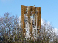 Uitkijktoren met lamellen voor Vechtdal