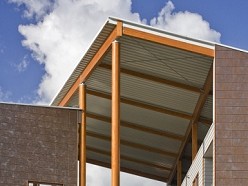 De Groot Vroomshoop Gelijmde Houtconstructies: gelamineerde houten kolommen