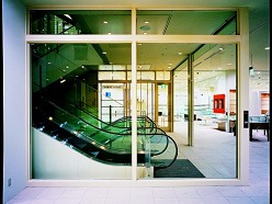 Pilkington <b>Pyroclear�</b>, brandwerend glas met betrekking tot vlamdichtheid