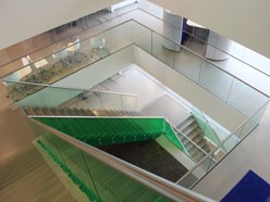 Inklemsystemen voor glasbalustrades