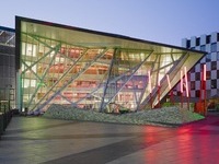 Iers theater Daniel Libeskind geopend