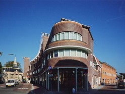 Woningen, Winkels en Parkeergarage