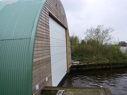 Botenloods afsluiting met roldeur