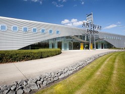 Bedrijf ANYWAYdoors, toonzaal + productie