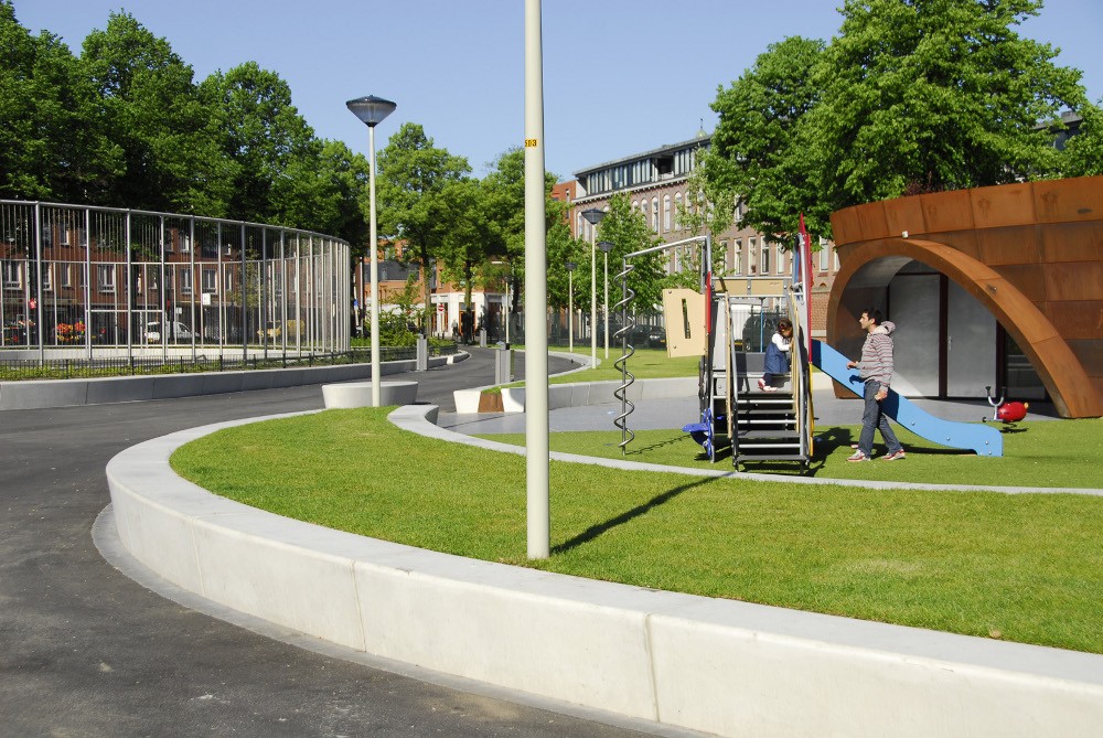 Wethouder Opent 'pocketpark' Schilderswijk - Architectenweb.nl