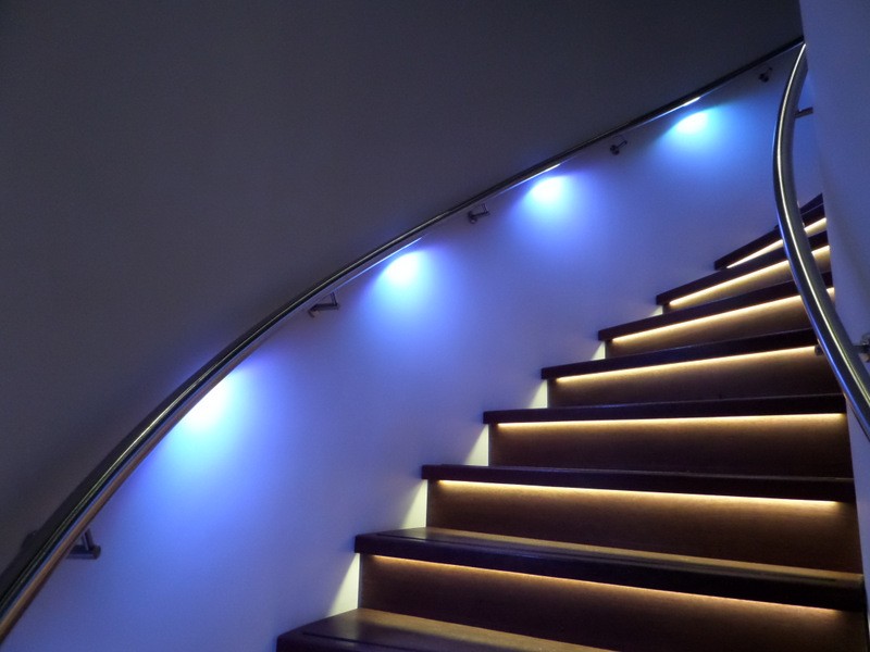 LUMIGRIP | Leuningen met LED verlichting | Lumigrip trapleuningen ... LUMIGRIP | Leuningen met LED verlichting | Lumigrip trapleuningen ...