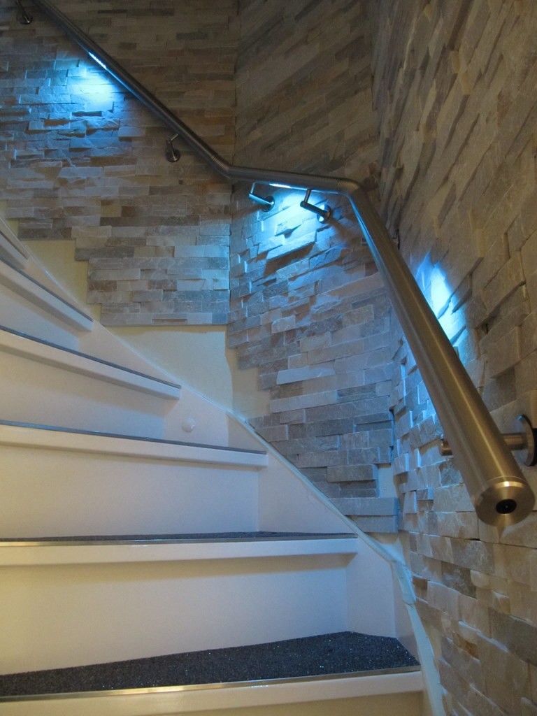 LUMIGRIP | Leuningen met LED verlichting | Lumigrip RVS trapleuning ... LUMIGRIP | Leuningen met LED verlichting | Lumigrip RVS trapleuning ...