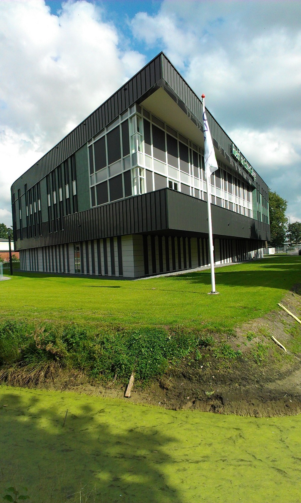 Rheinzink Nederland Roelof van Echten College Hoogeveen architectenweb.nl Rheinzink Nederland Roelof van Echten College Hoogeveen architectenweb.nl
