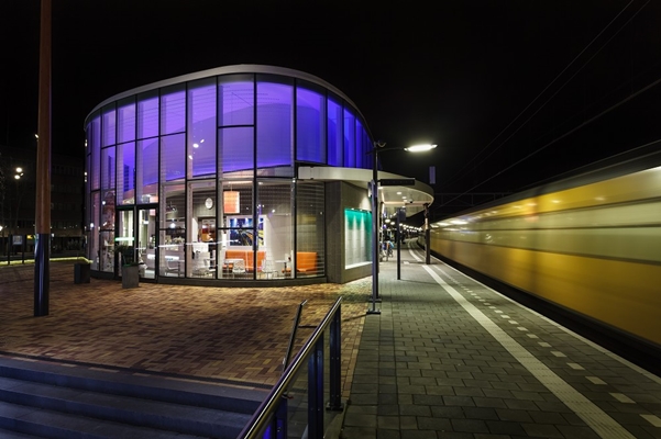 SLV Nederland | RGB LED verlichting op nieuw station Helmond ... SLV Nederland | RGB LED verlichting op nieuw station Helmond ...