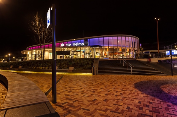 SLV Nederland | RGB LED verlichting op nieuw station Helmond ... SLV Nederland | RGB LED verlichting op nieuw station Helmond ...