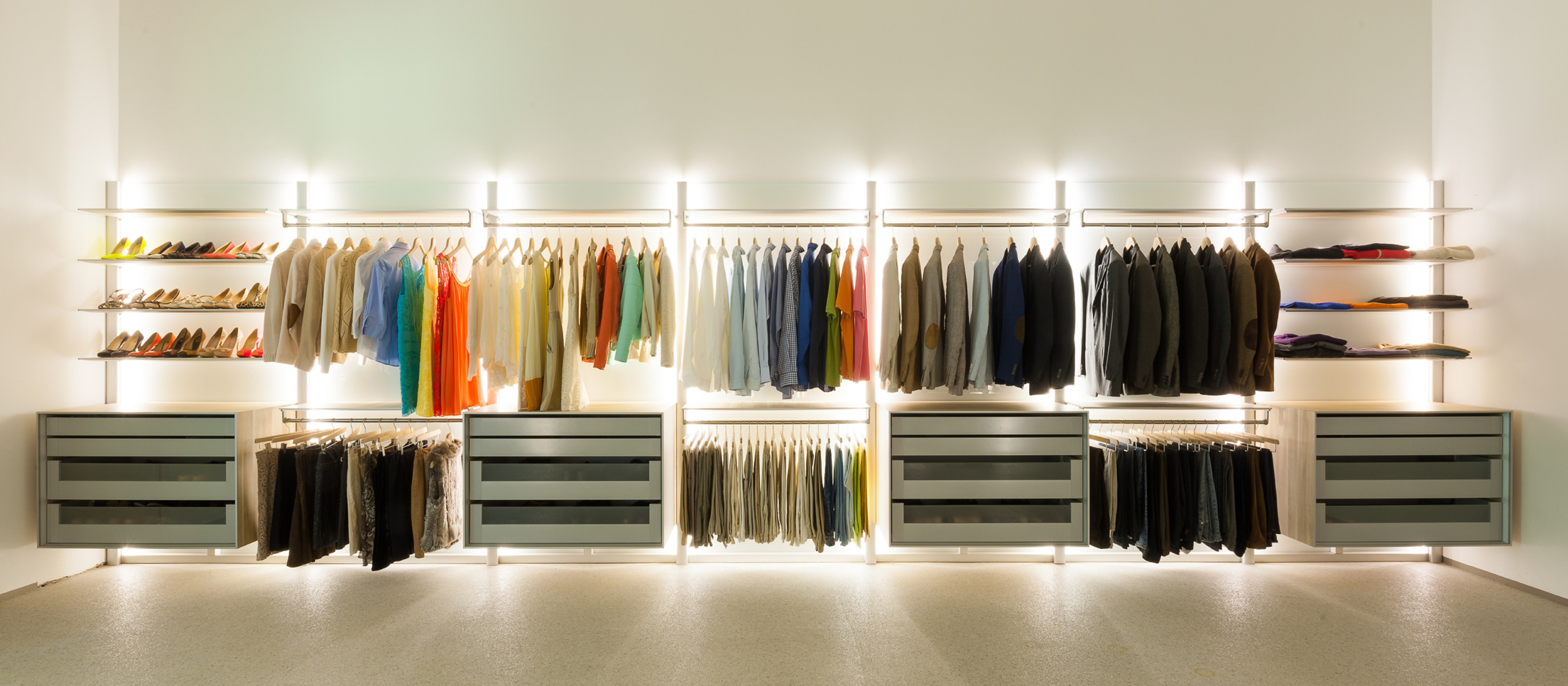 Inloopkasten Dressing Anyway Doors | Modulaire inloopkasten op maat - architectenweb.nl