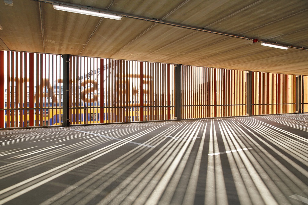 Foreco Dalfsen Parkeren in een houten pakhuis architectenweb.nl