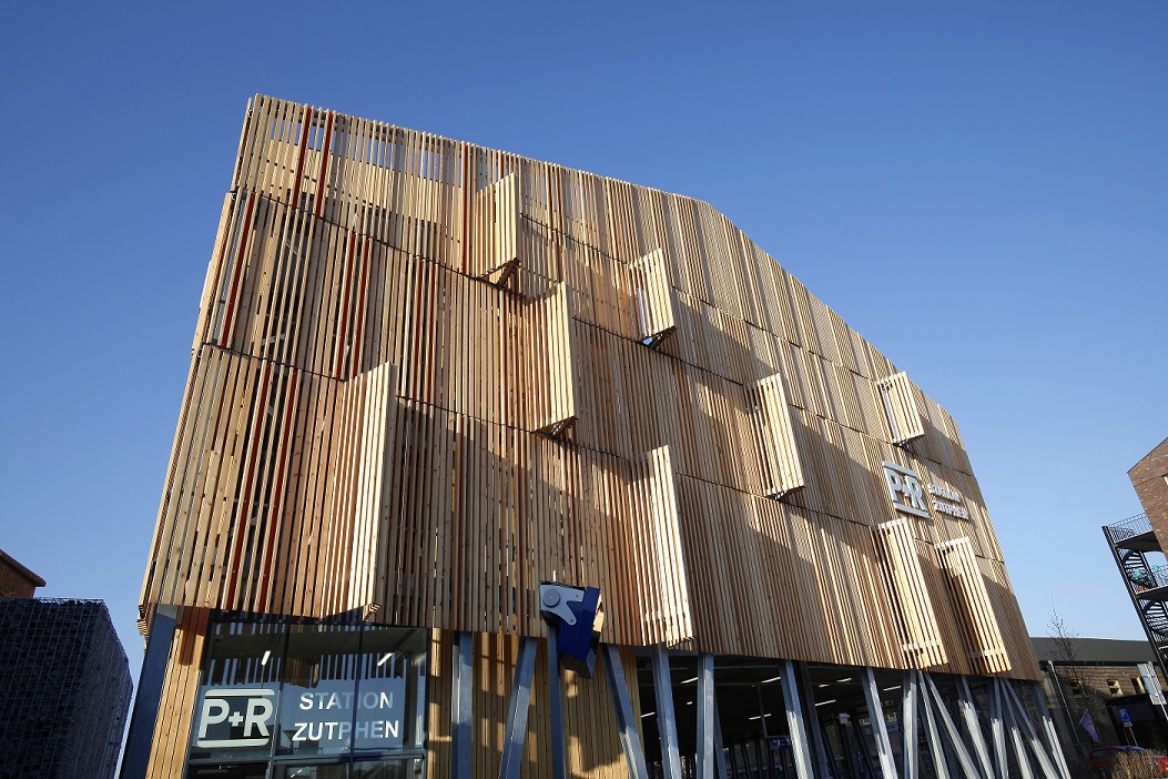 Foreco Dalfsen Parkeren in een houten pakhuis architectenweb.nl