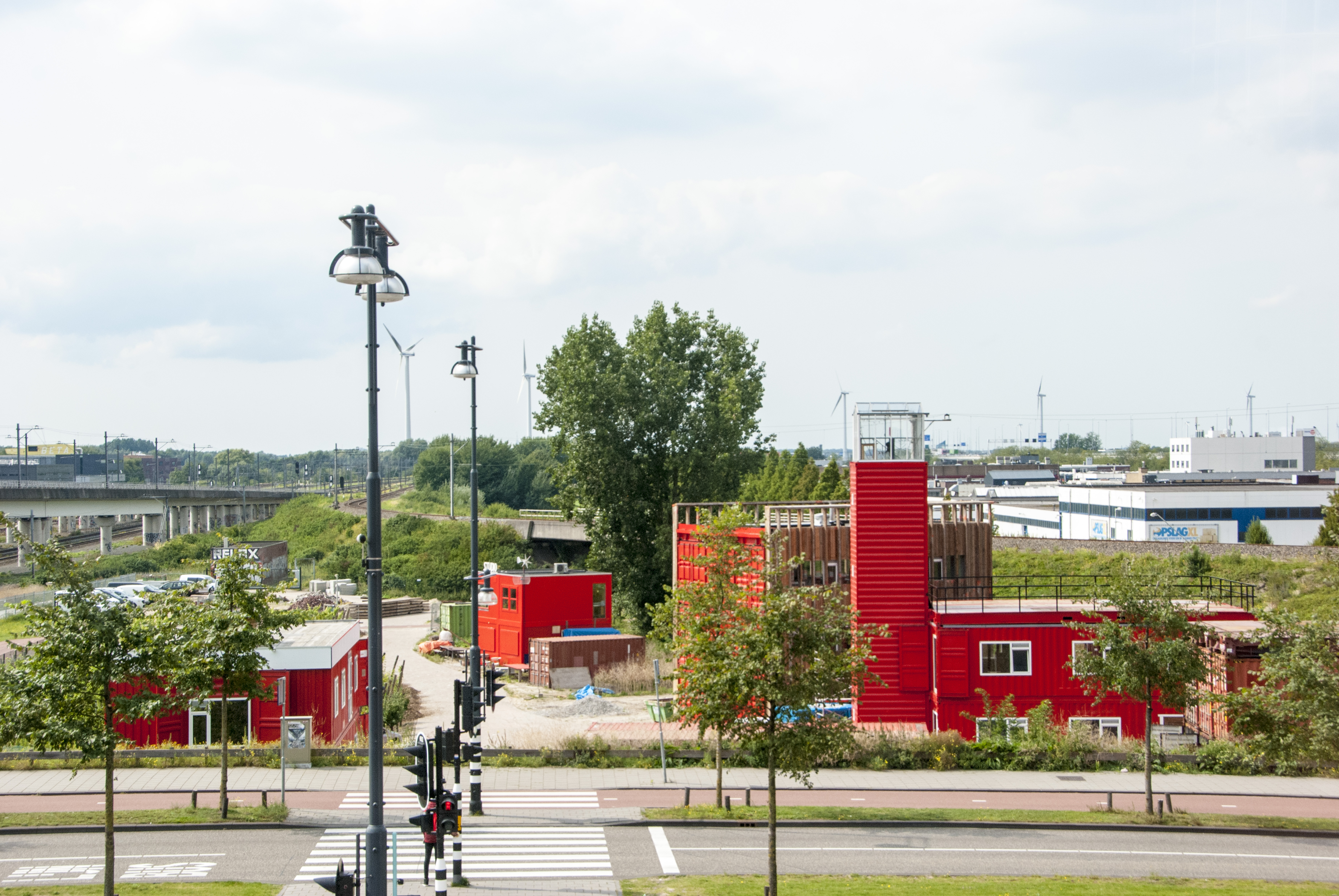 Containerdorpje Tuin van BRET geopend bij station Sloterdijk