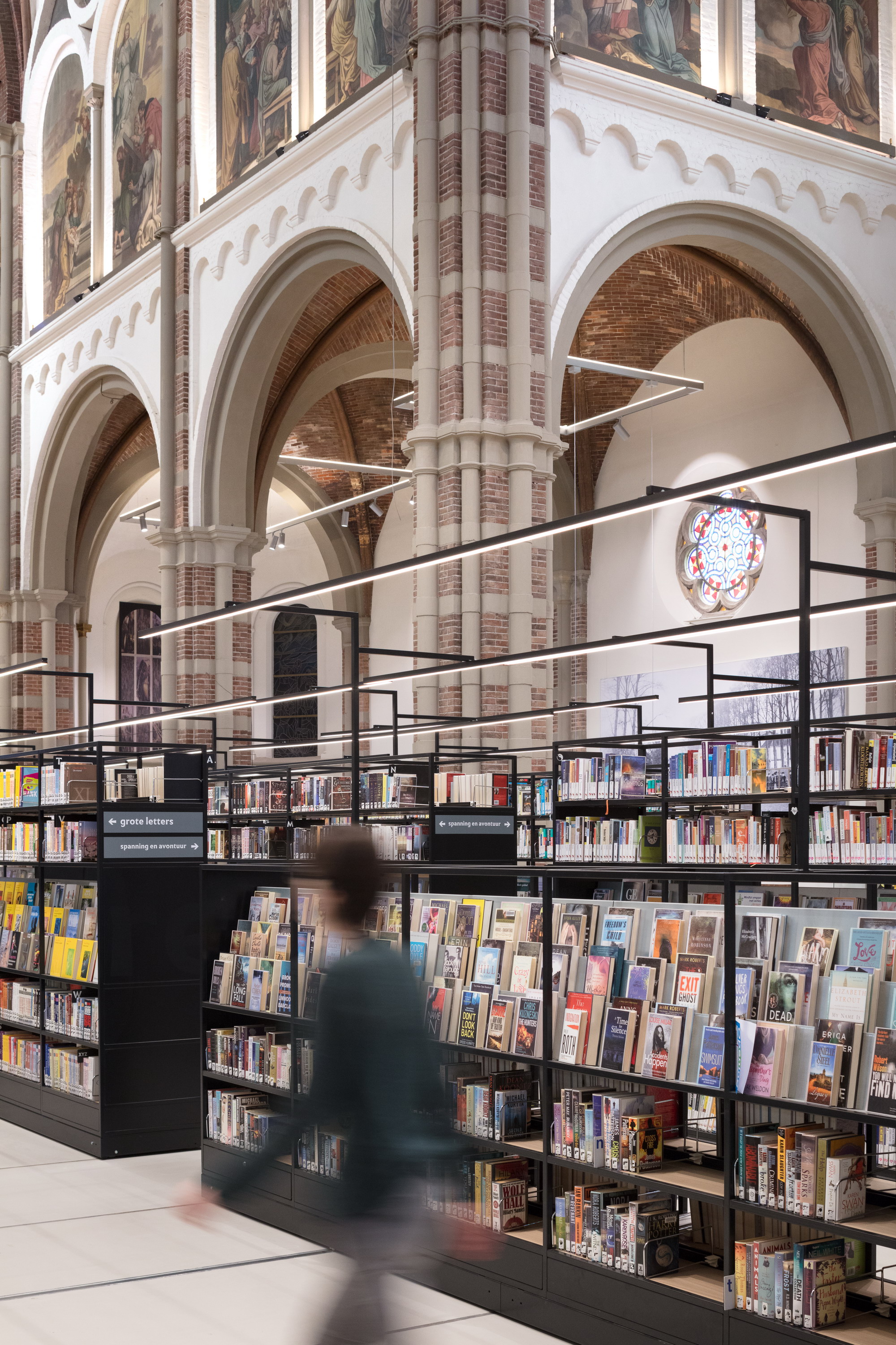 Bibliotheek En 'ontmoetingscentrum' In Voormalige Kerk Vught ...