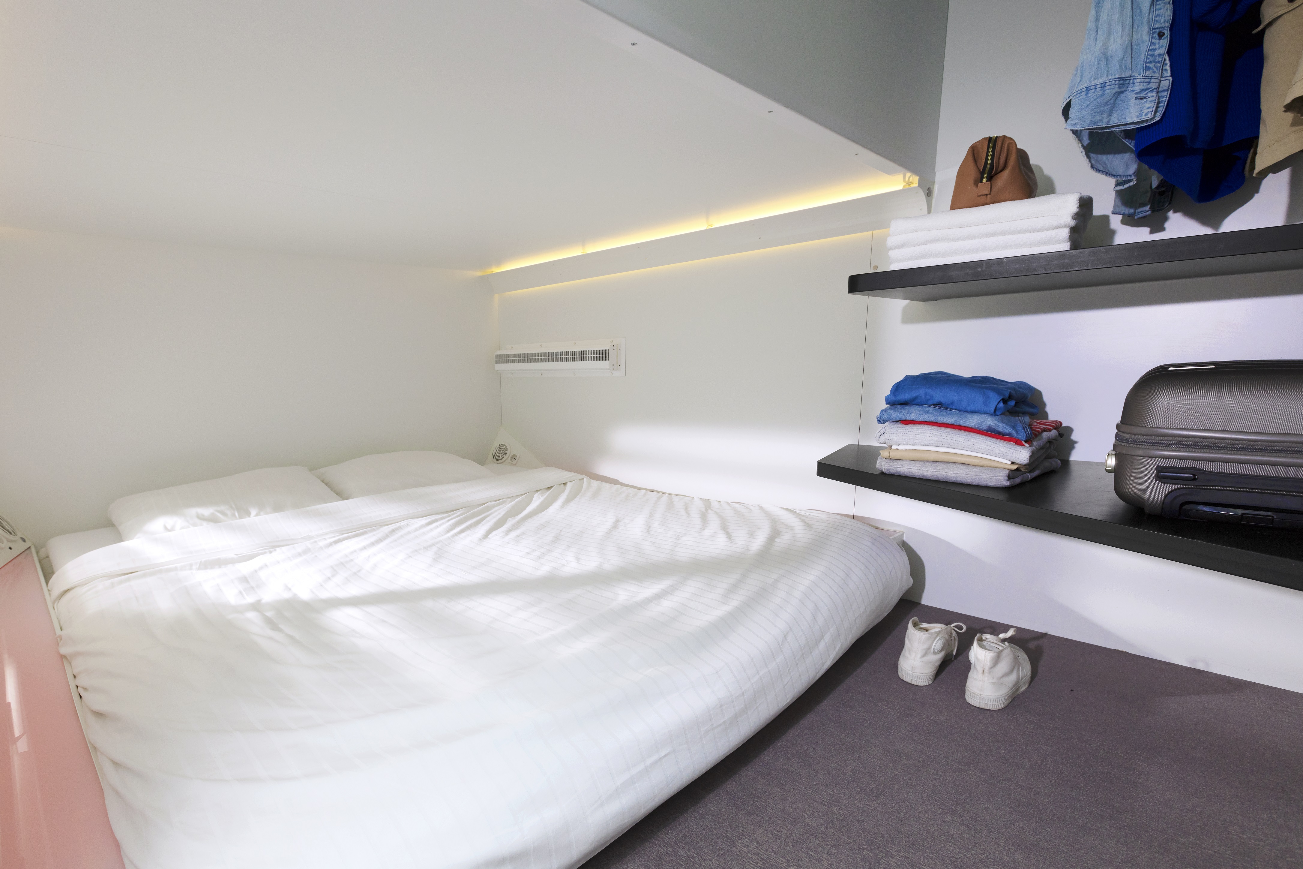 ZUMA Pictures Of The Day: News, Sports, Celeb images and more - Door Technologie Apartment Roof Top