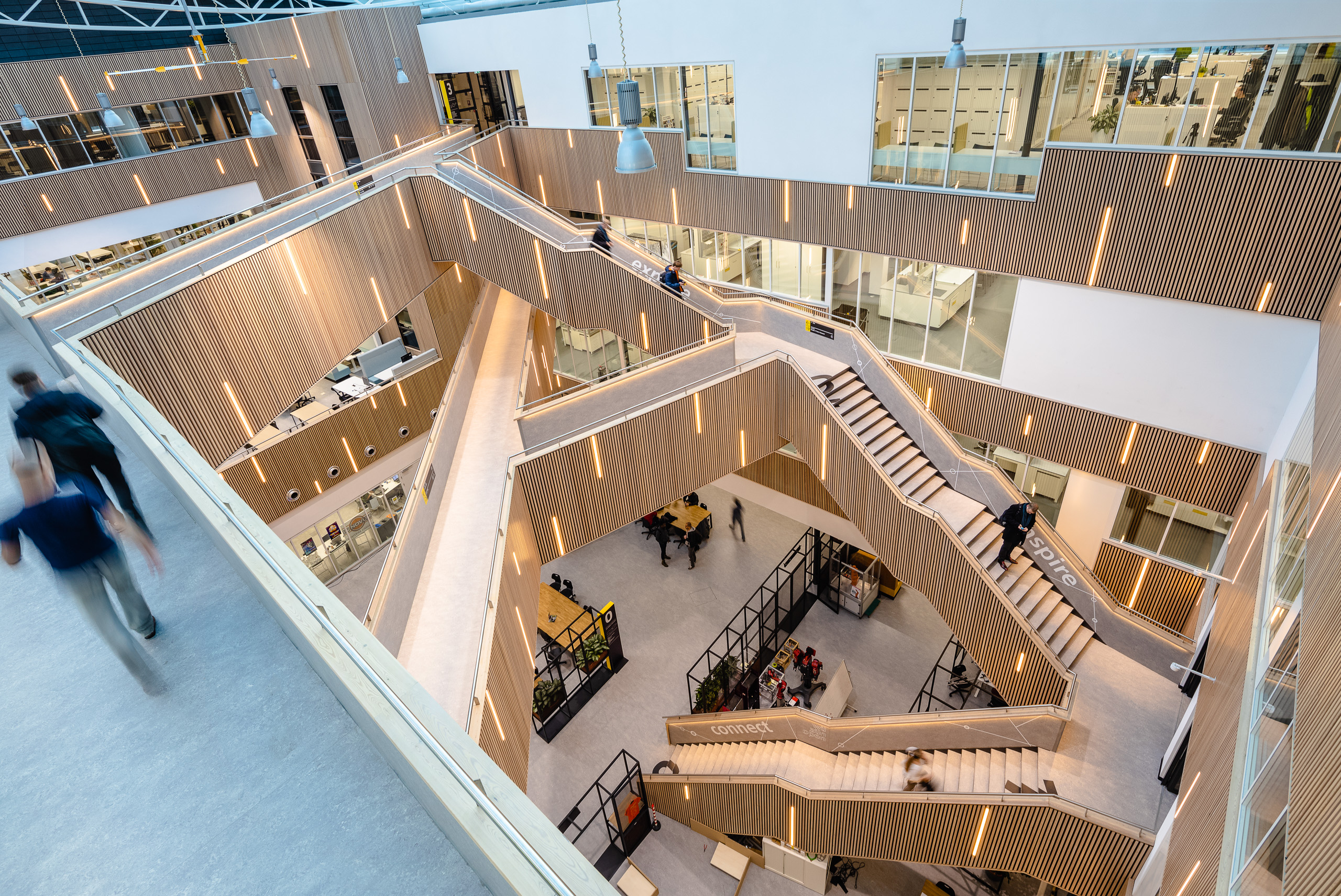 Voormalig onderzoeksgebouw TU/ecampus open gemaakt voor Fontysopleidingen architectenweb.nl