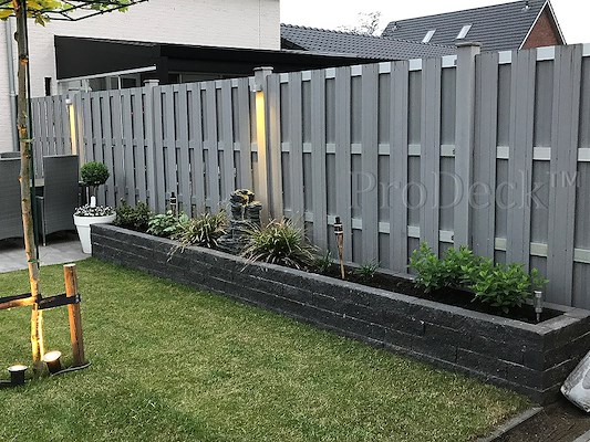 Maori Heel veel goeds schoner WoodComposiet | ProDeck® composieten tuinafscheidingen / schuttingen -  architectenweb.nl