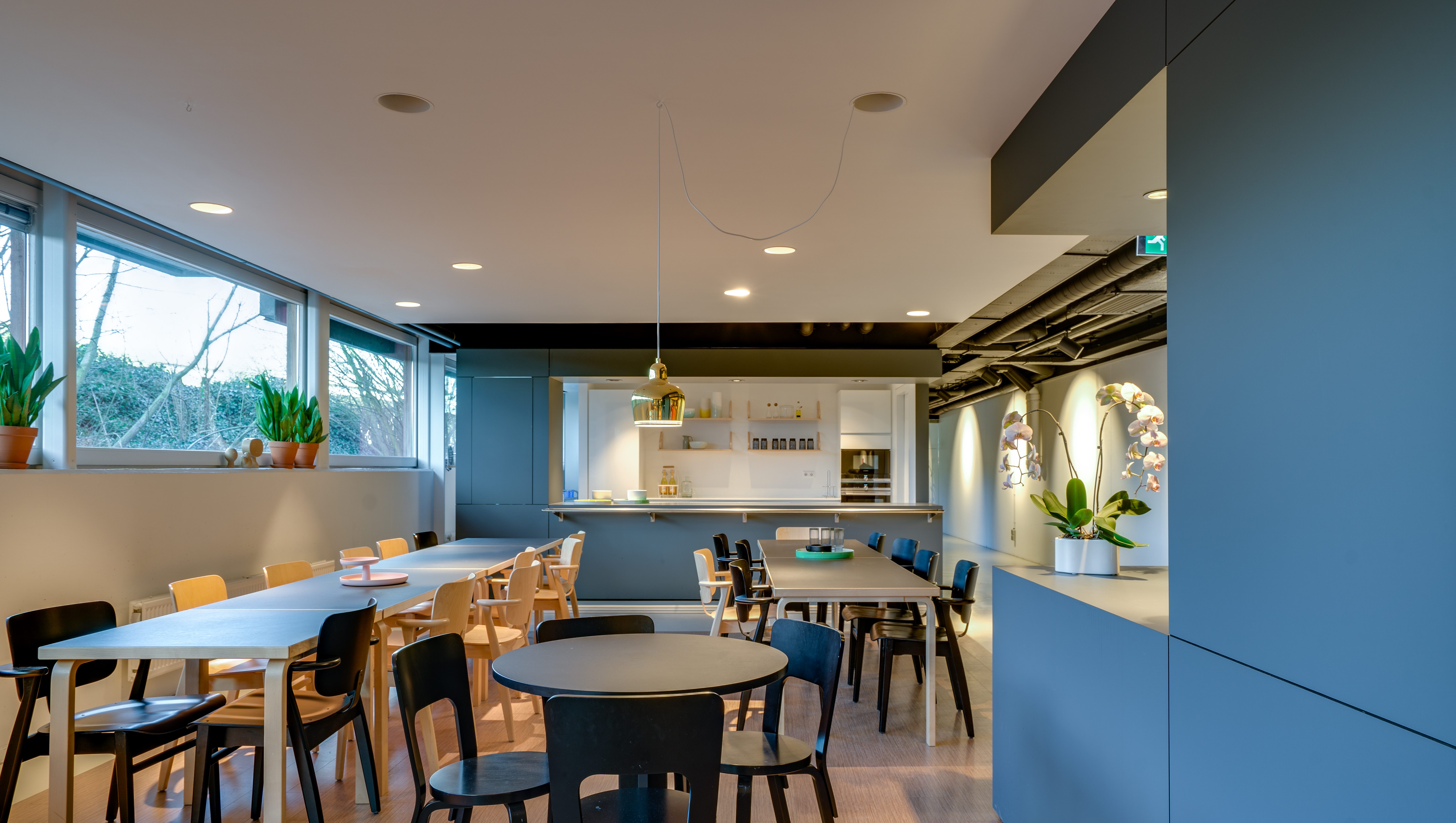 deOntwerpbar Transformatie kantoor Vitra Nederland architectenweb.nl