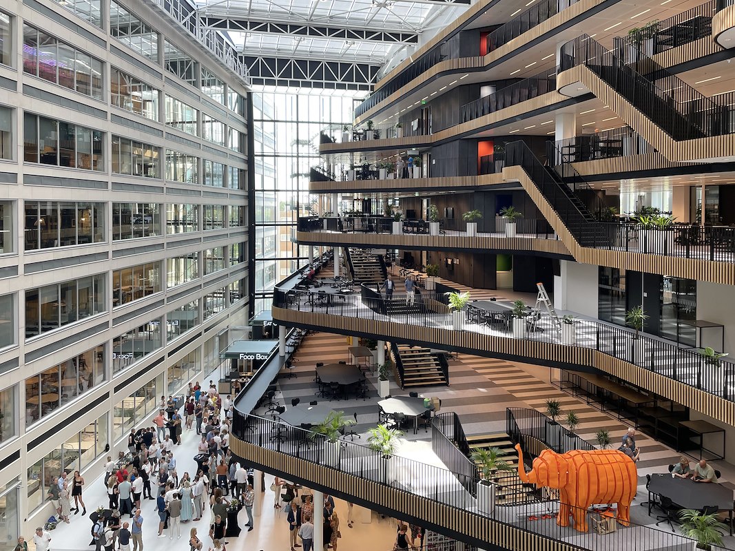 Jakoba Mulderhuis – terrassen nodigen uit tot samenwerking en