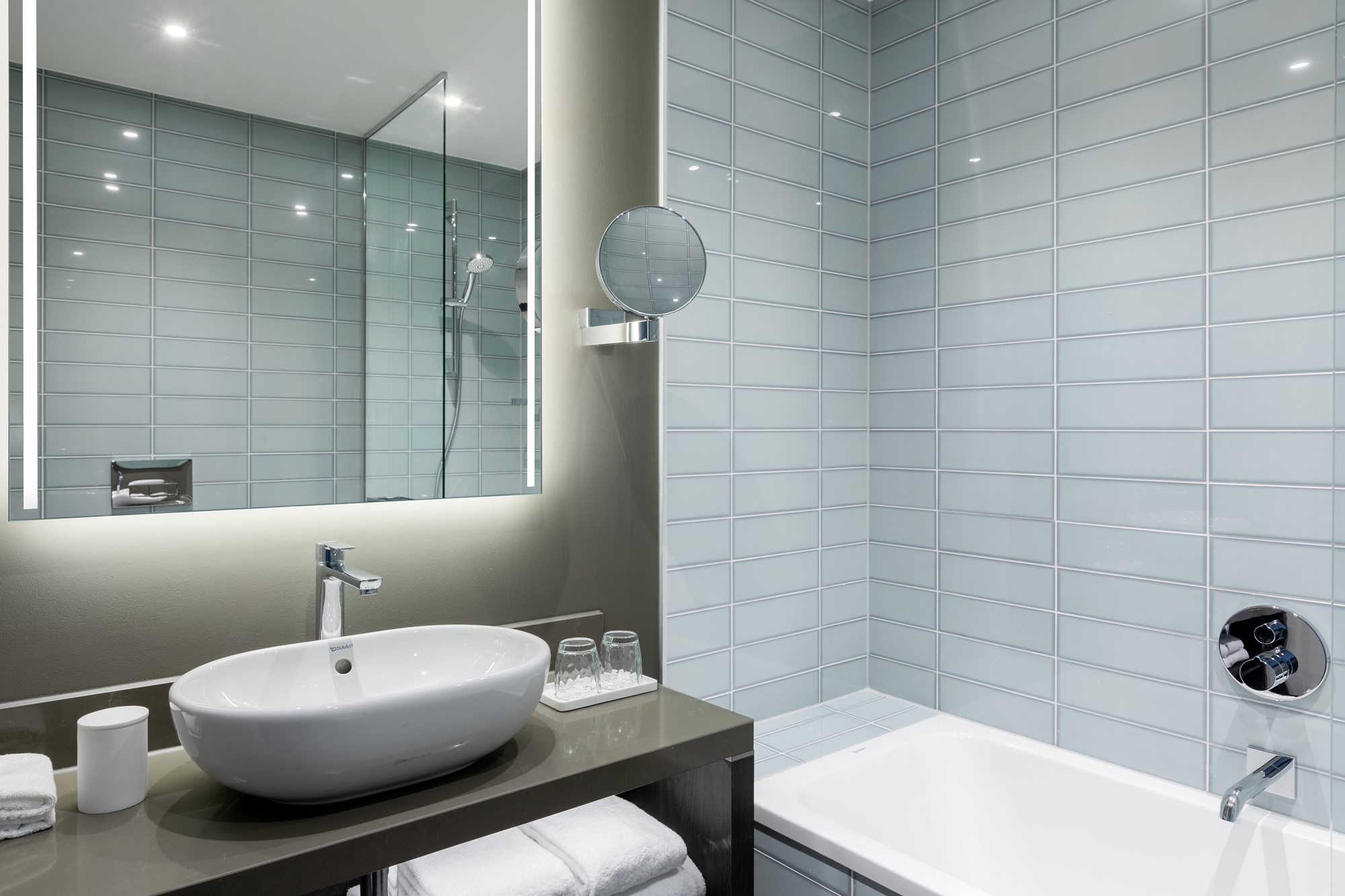 Hotel The Den bathroom with Duravit fixtures