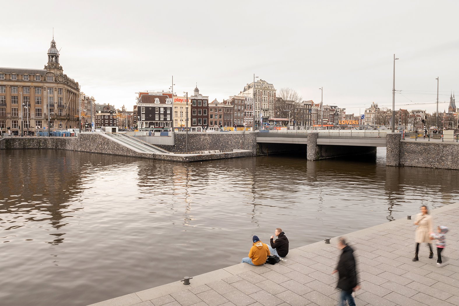 Nieuwe Fietsenstalling Aan Voorzijde Station Amsterdam CS Officieel nieuwe-fietsenstalling-aan-voorzijde-station-amsterdam-cs-officieel