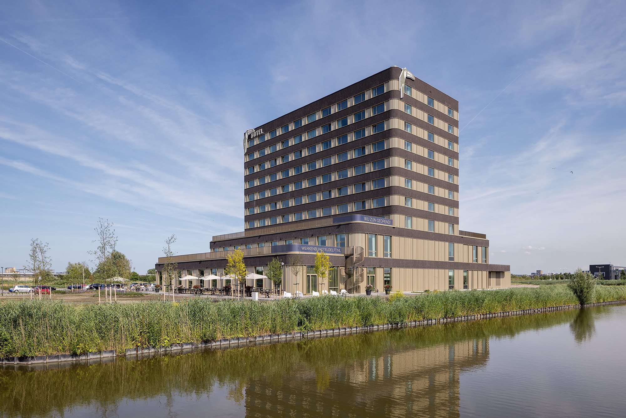 Van der Valk Hotel Delft A4 officieel geopend - architectenweb.nl