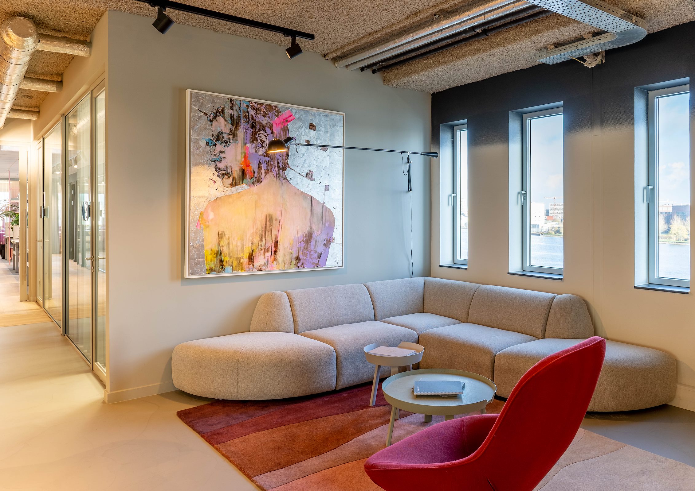 UNSCRIPTED | Office interior Kearney Amsterdam - architectenweb.nl